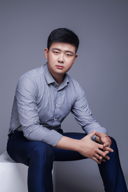 人力資源部總監：王智文